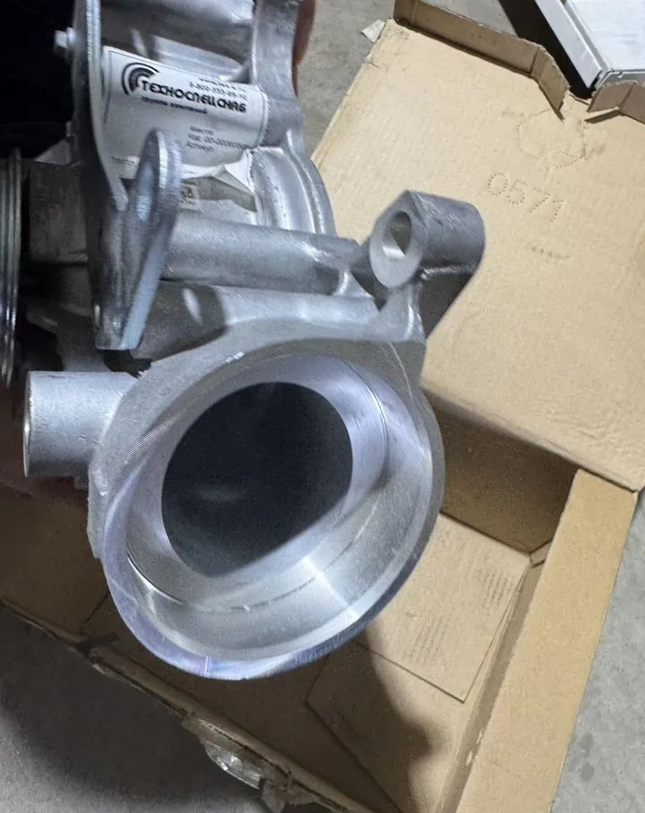 Водяной насос (помпа для дизельного двигателя) Deutz 04906170